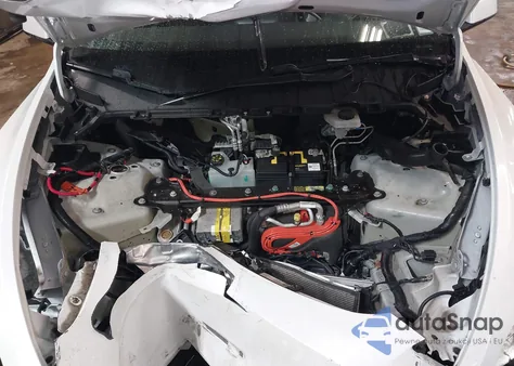 2020 Tesla Model Y Long Range Dual Motor All-Wheel Drive/Performance Dual Motor All-Wheel Drive z USA, uszkodzony, nr VIN 5YJYGDEF3LF009672